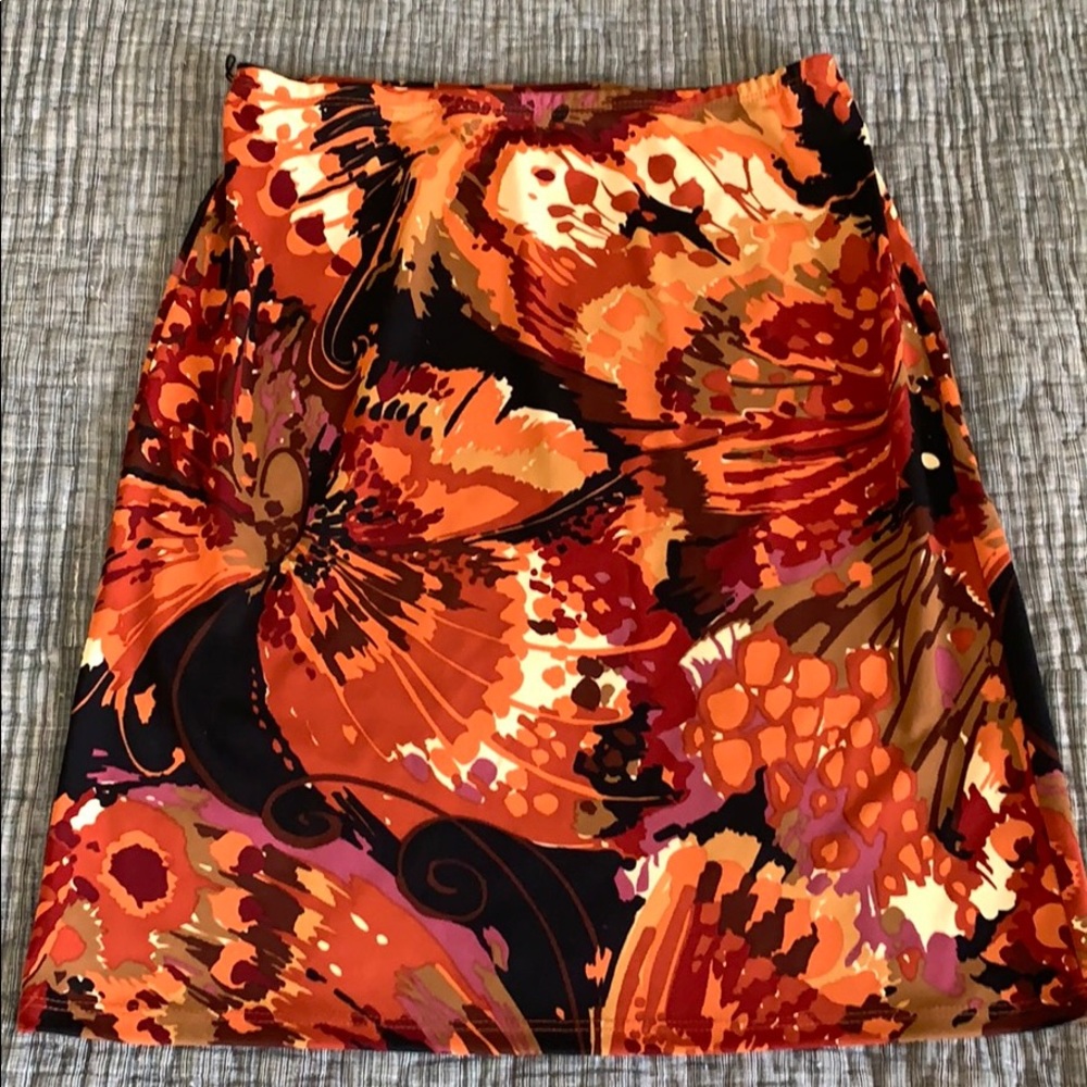 Beautiful autumn knee-length skirt.